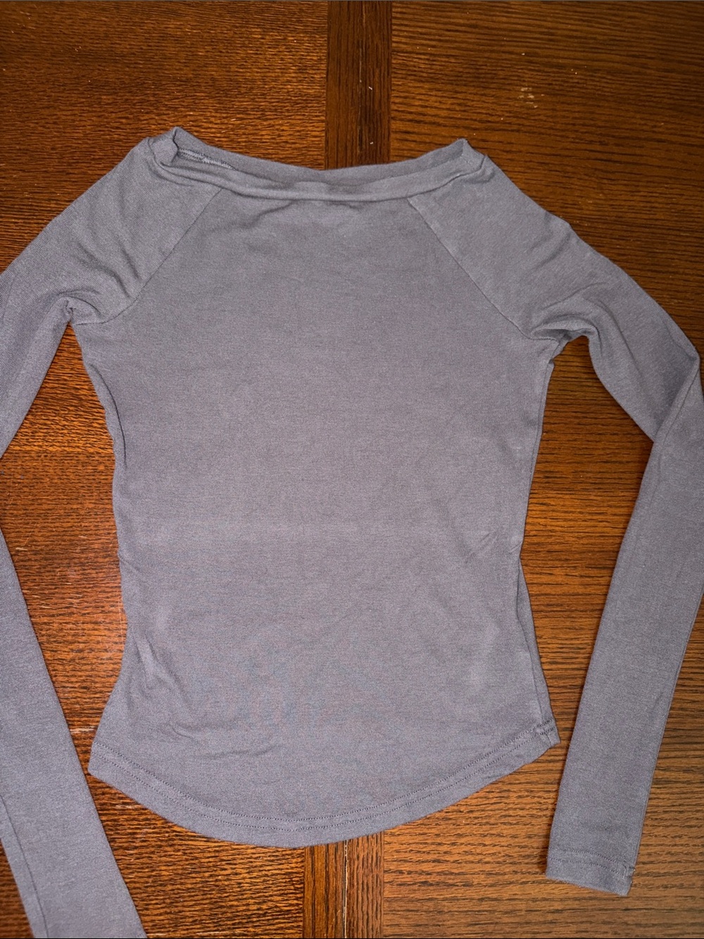 Cider Long-Sleeve Scoop Neck Top in Light Gray